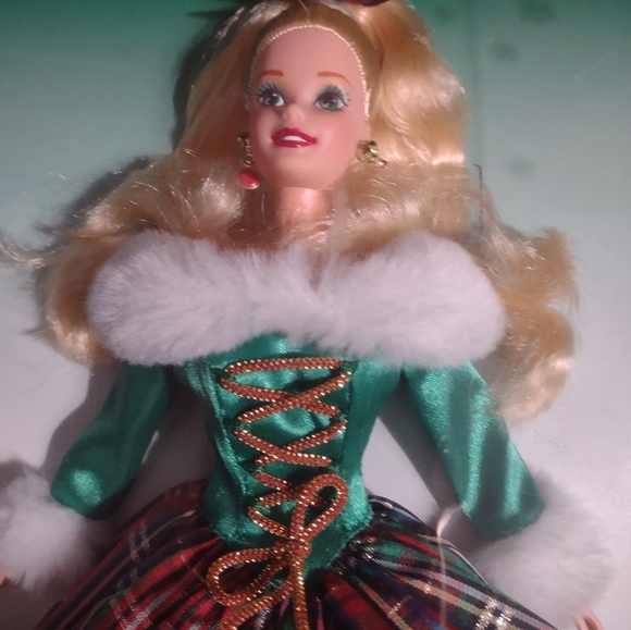 Barbie HAPPY HOLIDAYS GALA, SPECIAL EDITION NWOT - Picture 5 of 6